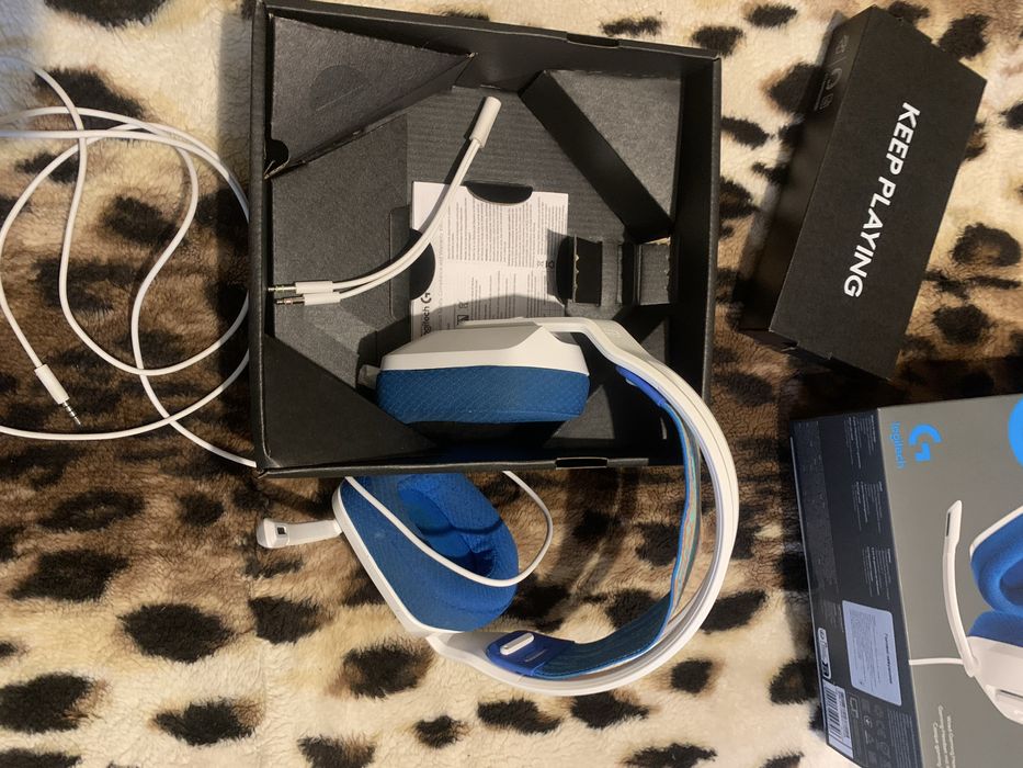 Наушники продом на фото видно