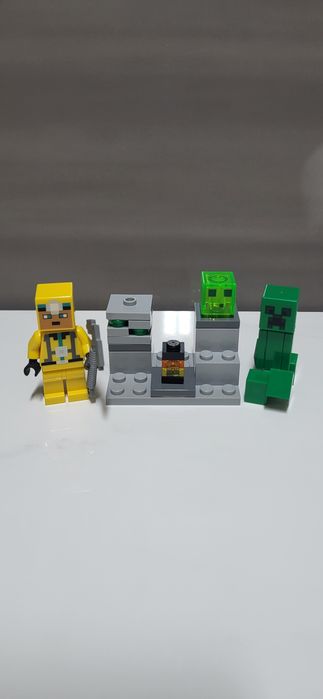 Lego Minecraft 662302 Explorer,Creeper and Slime 100% kompletny