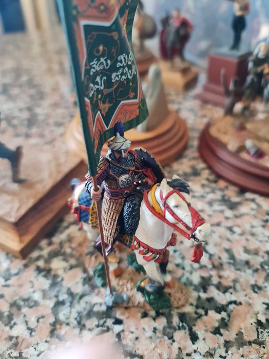 Soldado de chumbo - àrabe a cavalo pintado à mão.