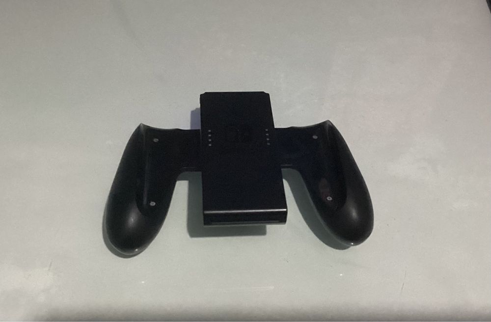 Nintendo Switch usada em bom estado + acessórios