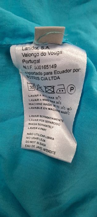 Vestido de alças curto com padrão colorido
