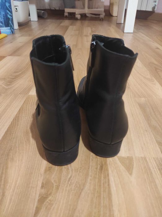 Bota de senhora preta 39