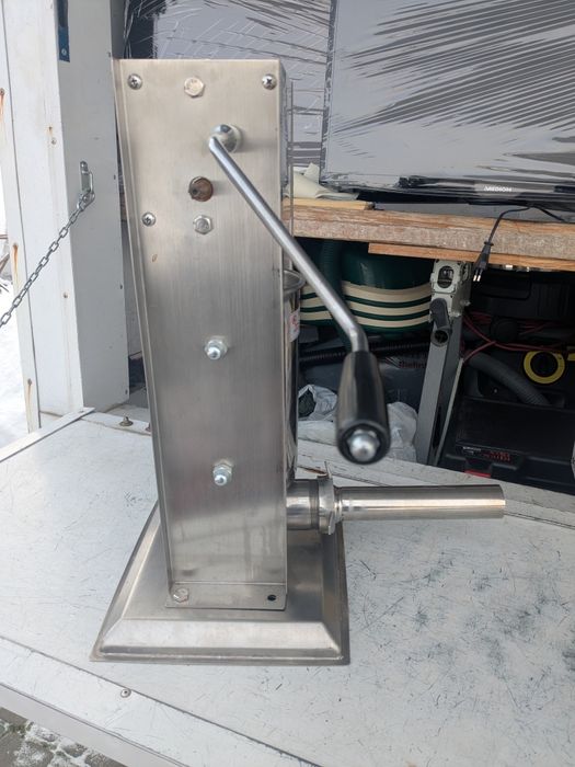 Прес для колбаси