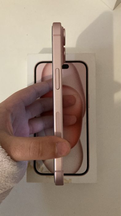 iphone 15 cor de rosa , sem marcas de uso , vai com as capas e carregador incluido
