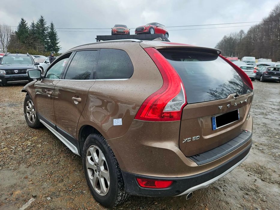 Volvo XC 60 4x4   ,  2.4 diesel Bogate wyposażenie   / Francja