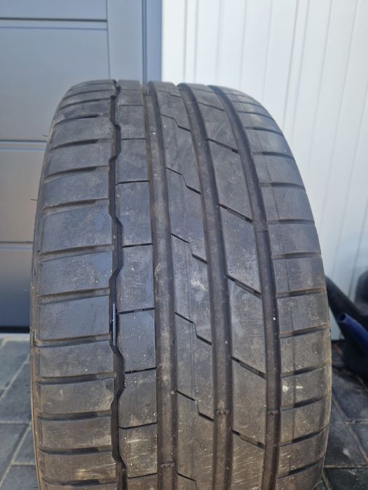 Opona hankook venture S1 evo3 245 35 r20