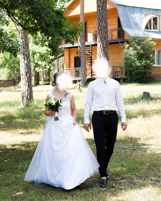 Весільна сукня