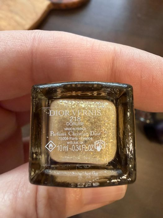 Lakiery Dior nr 218 i 900 oraz Chanel nr 189