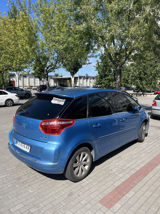 Продам Citroen C4 Picasso 2010 (коробка автомат - робот)