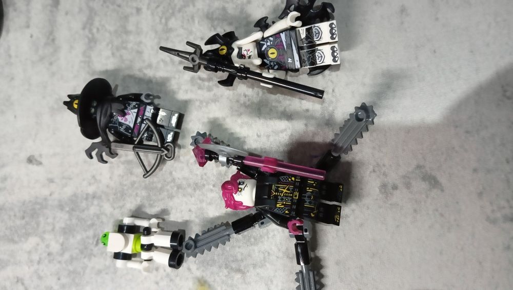 10 figurek LEGO Dreamz