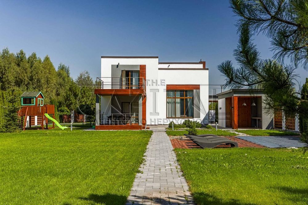 Пропонується в оренду сучасній сімейний будинок у Княжичах 190м2