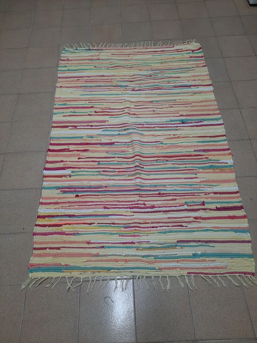 Tapetes, carpetes, passadeiras