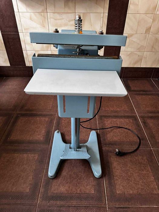Підлоговий запаювач PFS-300DD (Direct Heat Sealer)