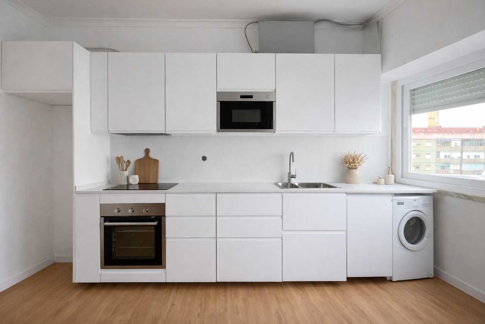 Apartamento T2 Totalmente Renovado com Arrecadação - Amadora