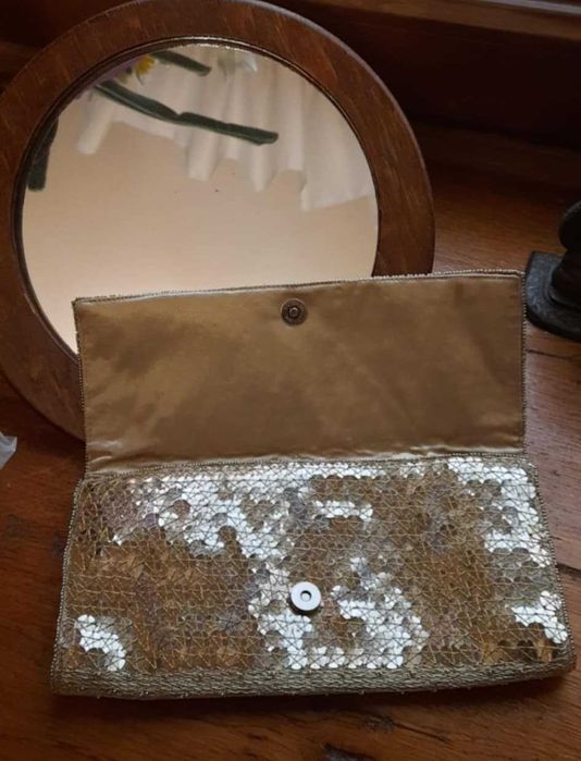 Сумка клатч Accessorize клатч золота