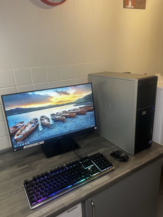 Komputer gamingowy HP zestaw(PC, ekran, mysz i klawiatura)