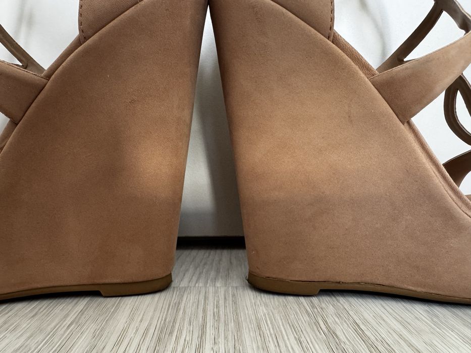 Шкіряні босоніжки на платформі Aldo