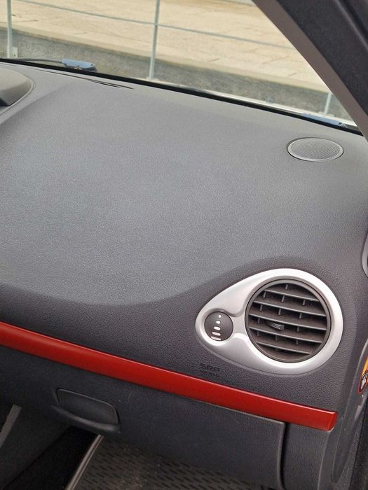 Vendo Renault Clio Rip Curl, em bom estado geral.
