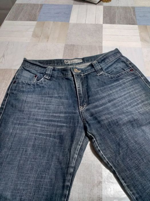 Leva 6 e paga cinco pares calças ganga mulher