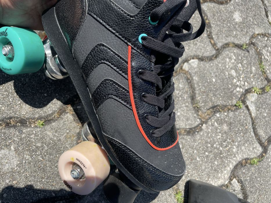 Patins 4 rodas novos