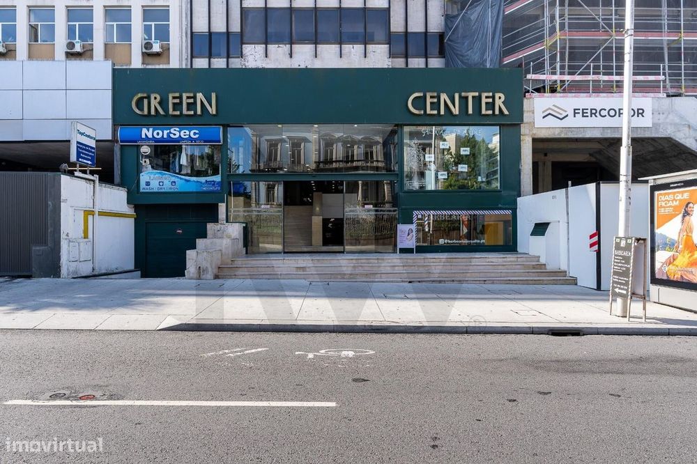 Espaço Comercial  na Avenida da Boavista, espaço versátil para comérci