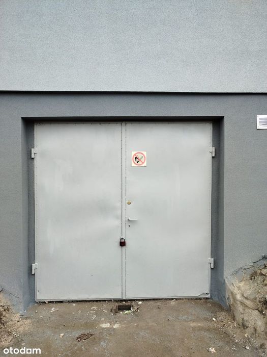 Garaż 25 m.kw. w przyziemiu budynku