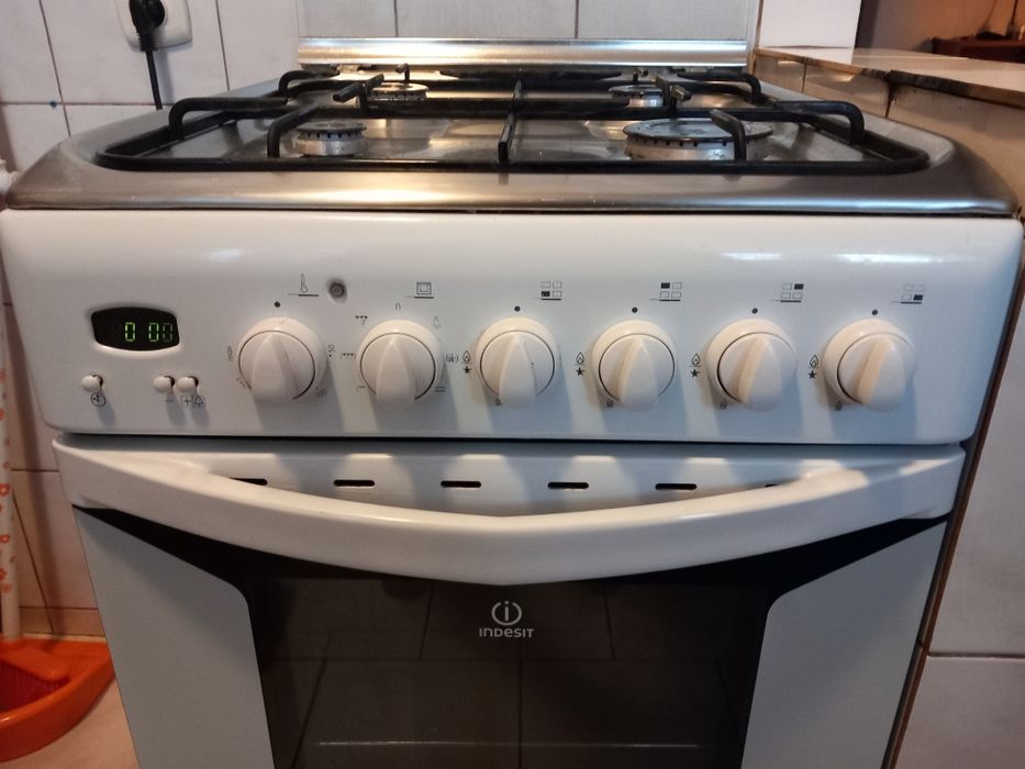 Kuchenka gazowa indesit