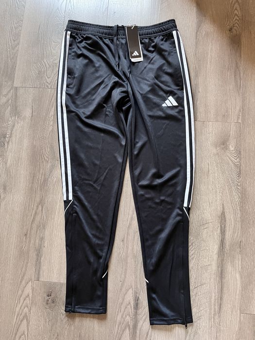 Спортивні штани adidas