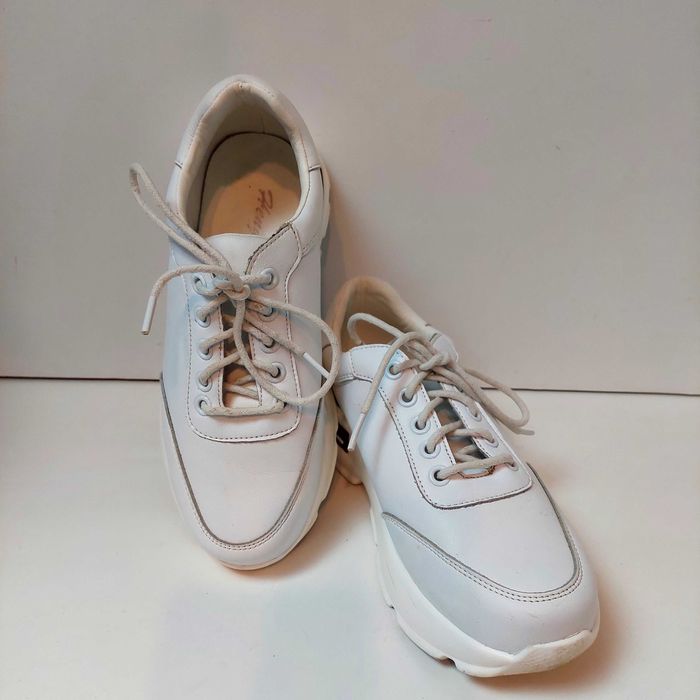 Кросовки женские 36р. натуральная кожа. Жіночі кросівки  36р з шкіри.