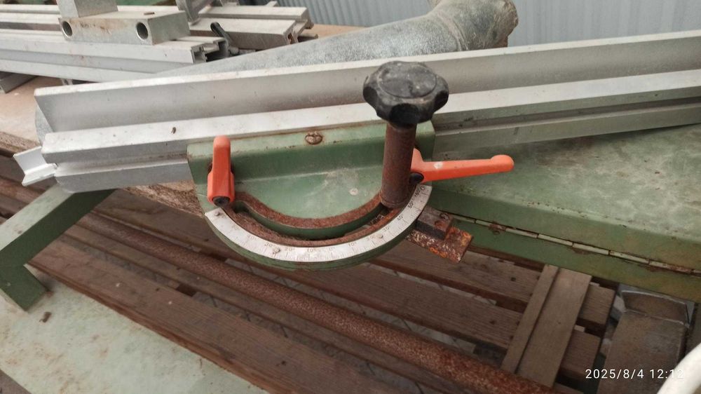 przymiar z noniuszem wraz z aluminium