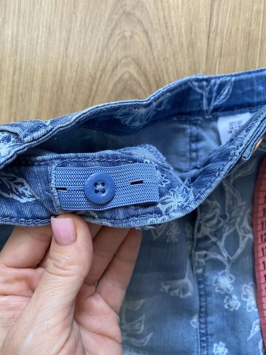 Продам новую джинсовую юбку Н&М,6-8,122-128см