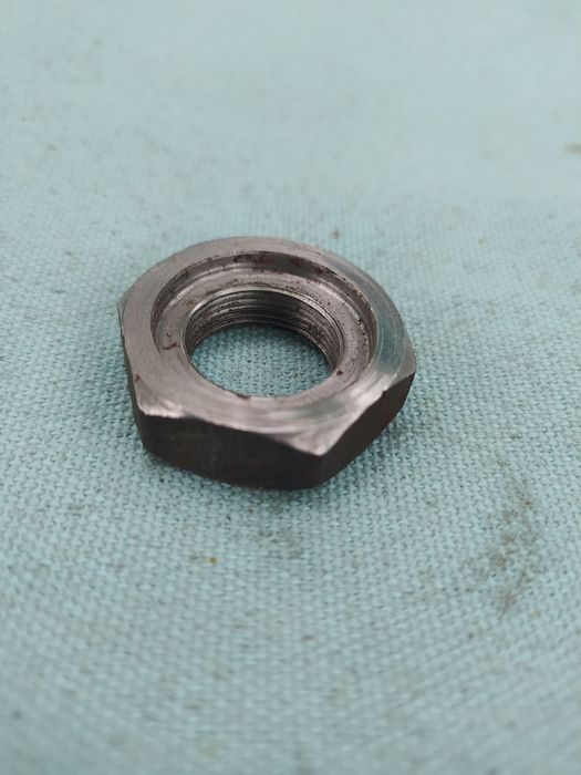 Гайка ведучої зірочки Yamaha XJR400 , 1999року.