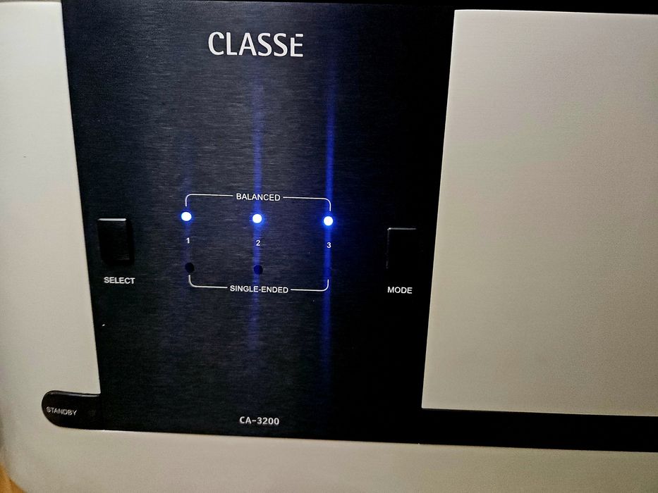 Підсилювачі Classe CA-3200 / Classe Cp-800.