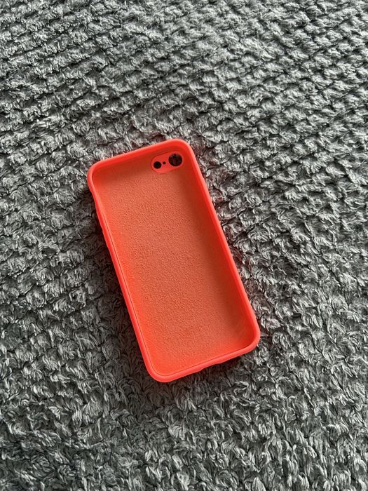 Etui Iphone SE stan bdb