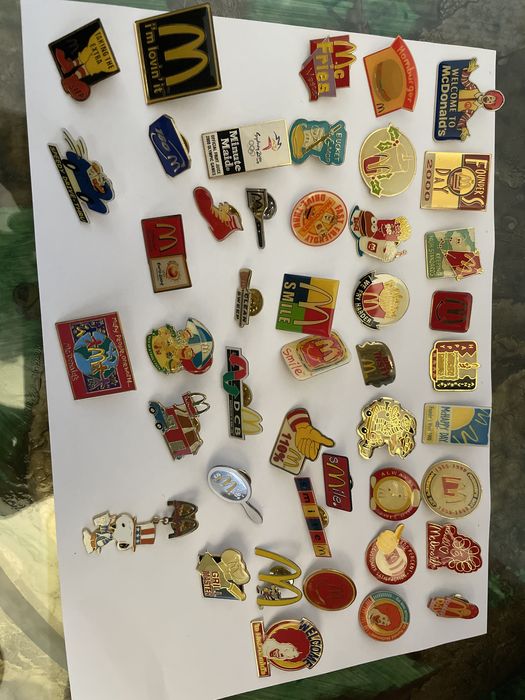 Pinos e crachas Mcdonald’s