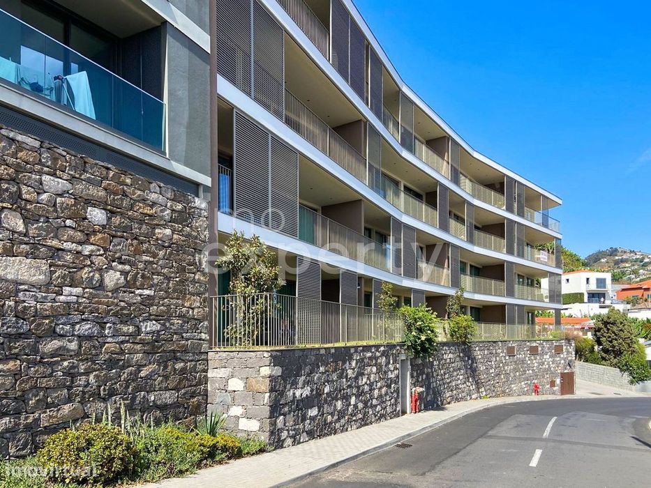 Apartamento T2 | Edifício Lourencinha II | Câmara De Lobos