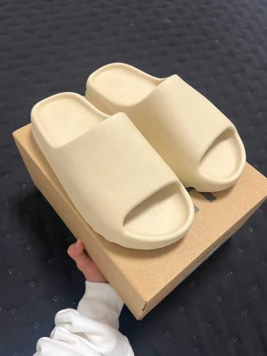 Adidas Yeezy Slide bone R.42