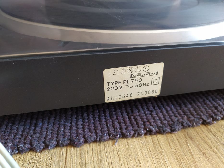 Gramofon Grundig PL 750 automatic