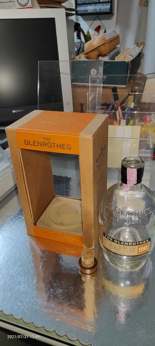 Garrafas de Whisky e outras vazias, com embalagem, impec.443704670631372801