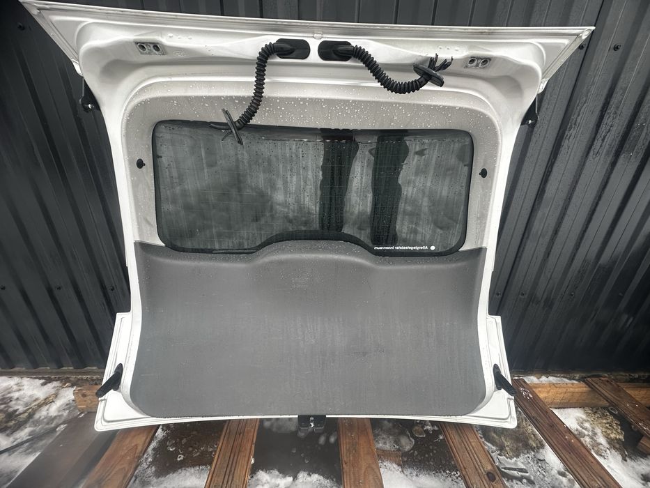 Ляда кришка багажника ford c-max форд ц макс замок трапеція