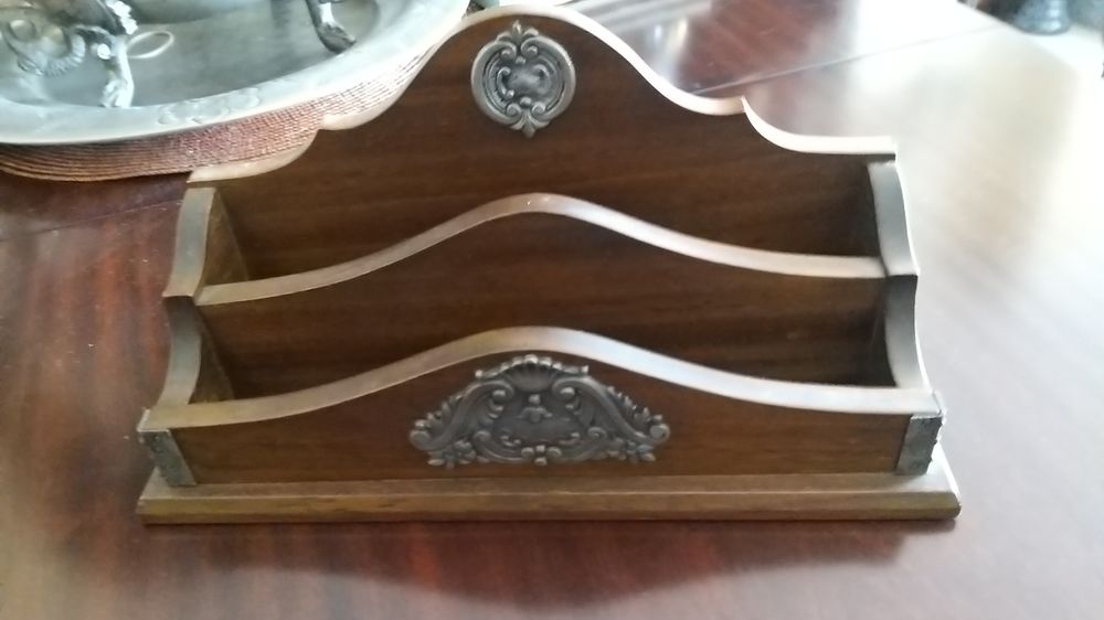 Vendo peça muito antiga em madeira e estanho