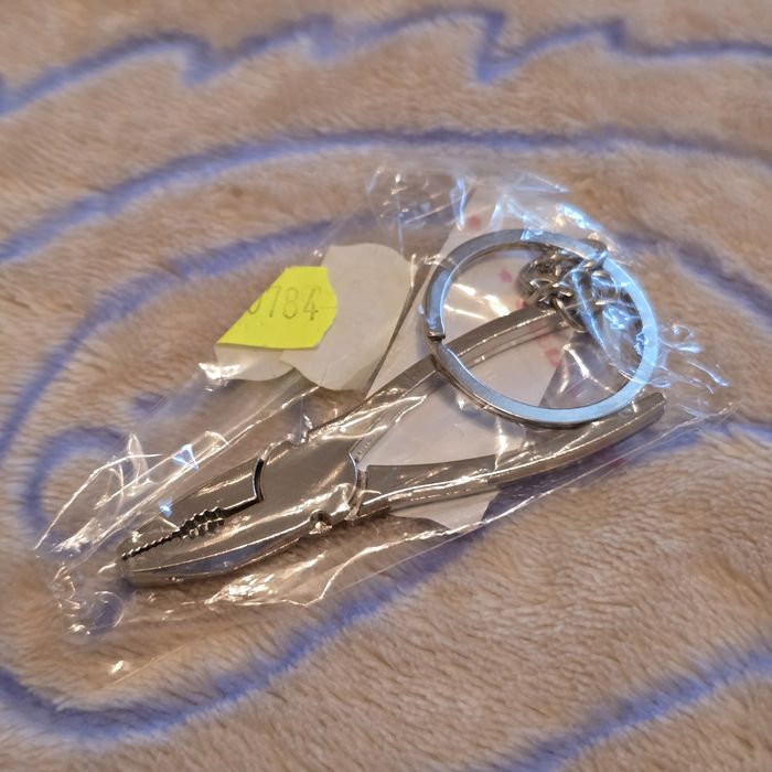 Брелоки для ключів, широкий вибір. Запитуйте!