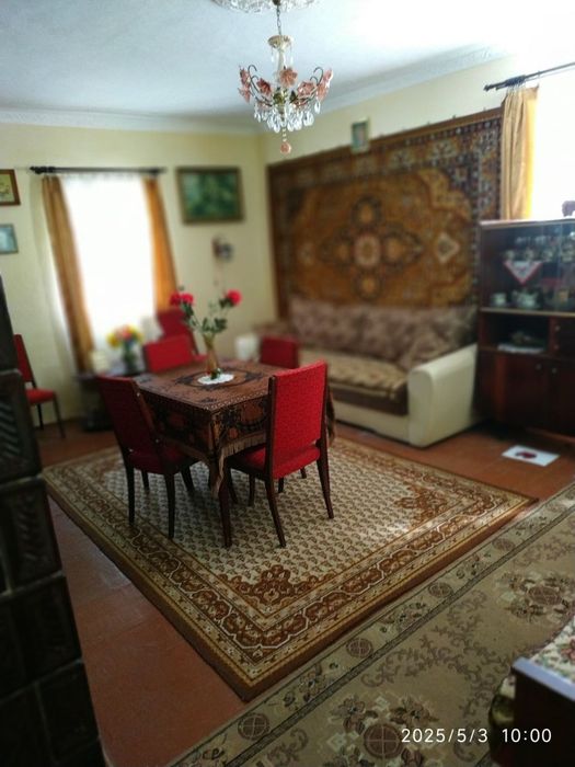 Продається будинок в с. Хотимир Тлумацького р-ну
із земельною ділянкою