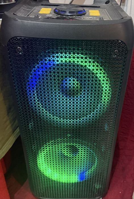 Продам музыкальную портативную колонку Bluetooth