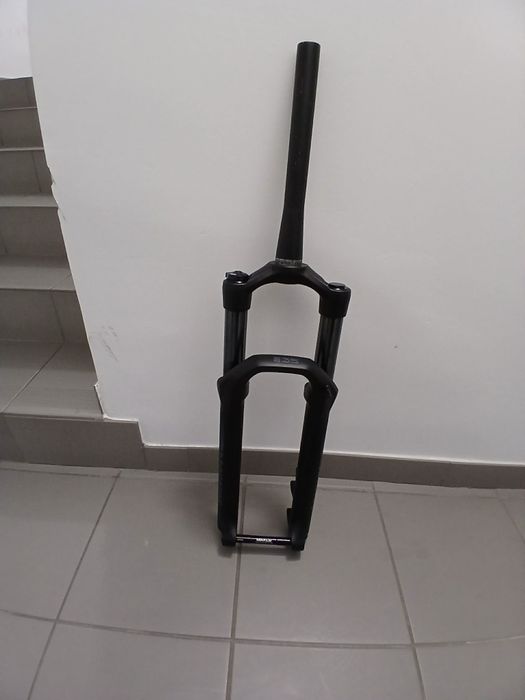 Sprzedaje amortyzator Rock Shox Judy Silver TK