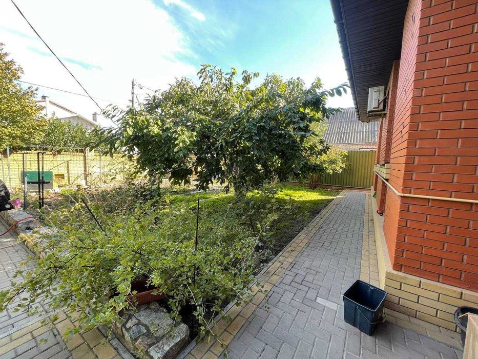 Продаж приватного будинку в Космічному районі