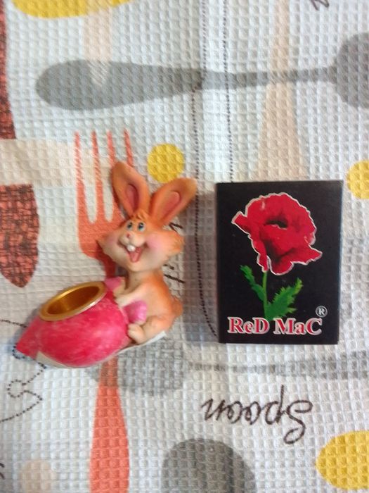 Підсвічники декоративні.