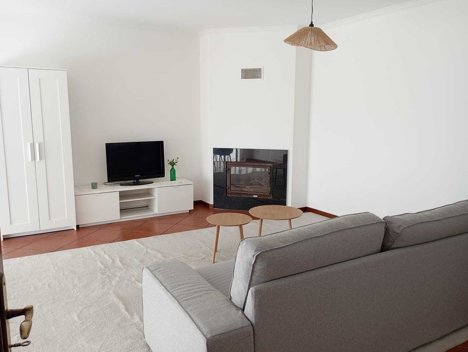 Quarto moderno, confortável e tranquilo