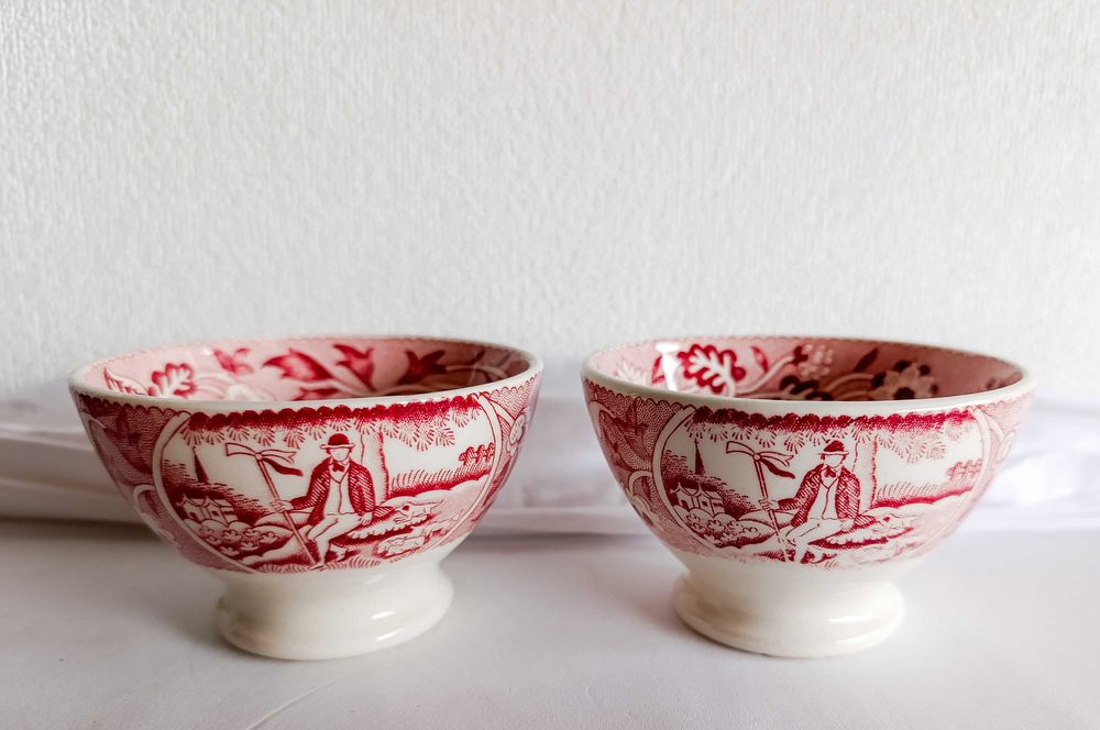 Par de Taças em Faiança