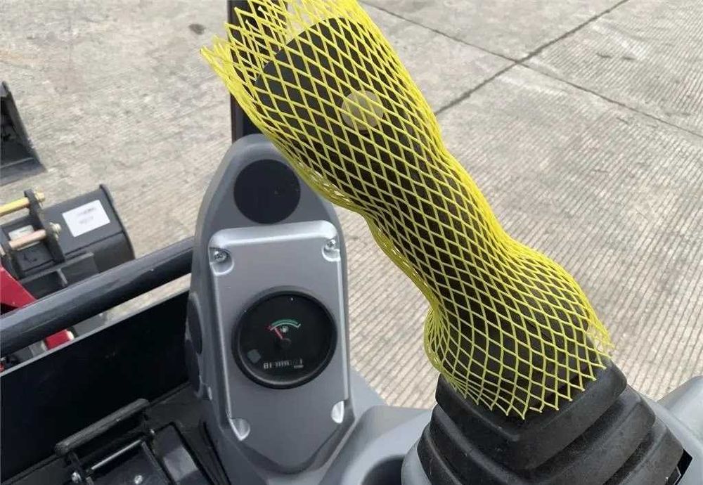 Mini Giratória Yanmar SV15VT 2023